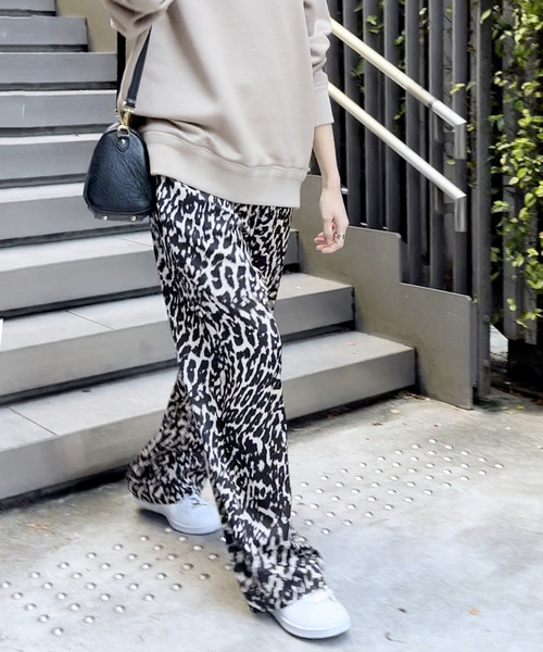 Spick & Span(スピックアンドスパン)の「【ESLOW/エスロー】LEOPARD PRINT TAPERED PANTS(その他パンツ・レディース・ブラック・FREE)」の6枚目の写真