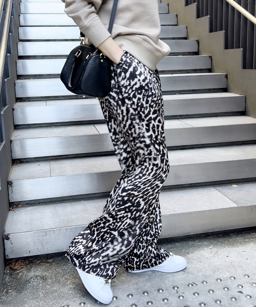 Spick & Span(スピックアンドスパン)の「【ESLOW/エスロー】LEOPARD PRINT TAPERED PANTS(その他パンツ・レディース・ブラック・FREE)」の7枚目の写真