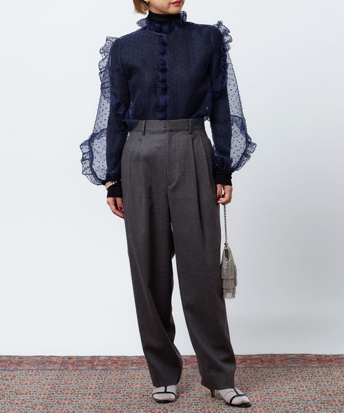 IENA LA BOUCLE（イエナラブークル）の「IENA LA BOUCLE ドットオーガンジーラッフルブラウス（シャツ/ブラウス・レディース・ネイビー・FREE）」の4枚目の写真