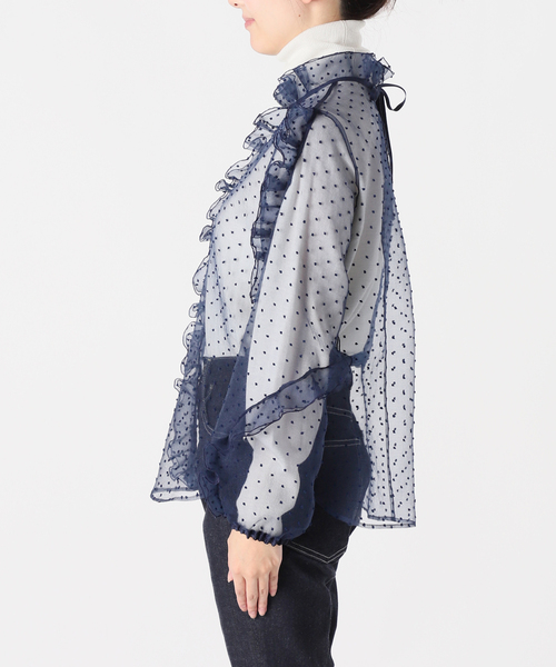 IENA LA BOUCLE（イエナラブークル）の「IENA LA BOUCLE ドットオーガンジーラッフルブラウス（シャツ/ブラウス・レディース・ネイビー・FREE）」の8枚目の写真
