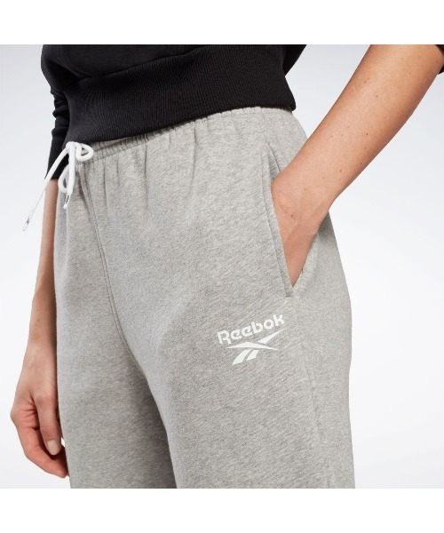 Reebok(リーボック)の「フリースジョガー / RI Fleece Jogger(スウェットパンツ・レディース・ブラック/グレー・J/L/J/M/J/S/J/O/J/XS/LARGE/X-LARGE/X-SMALL/MEDIUM/SMALL)」の7枚目の写真