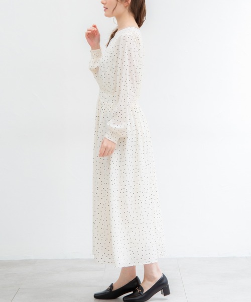 Honeys(ハニーズ)の「Vネックワンピース(ワンピース・レディース・ブラック系その他/サックスブルー系/ブルー系その他/ホワイト系その他・L/LL/M/S/3L)」の12枚目の写真