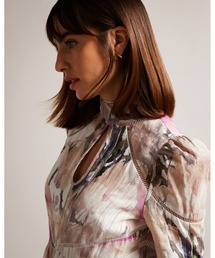 Ted Baker（テッドベーカー）の「FREISYA フローラル レースカット