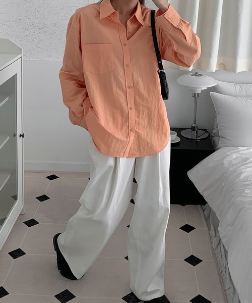 fd style（エフディ スタイル）の「2サイズの男女共用オーバーフィットシャツ（シャツ/ブラウス・レディース・Orange/LT.Blue/DK.Gray/Cream・LARGE/MEDIUM）」の15枚目の写真