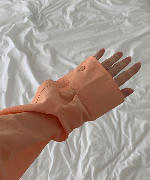 fd style（エフディ スタイル）の「2サイズの男女共用オーバーフィットシャツ（シャツ/ブラウス・レディース・Orange/LT.Blue/DK.Gray/Cream・LARGE/MEDIUM）」の21枚目の写真