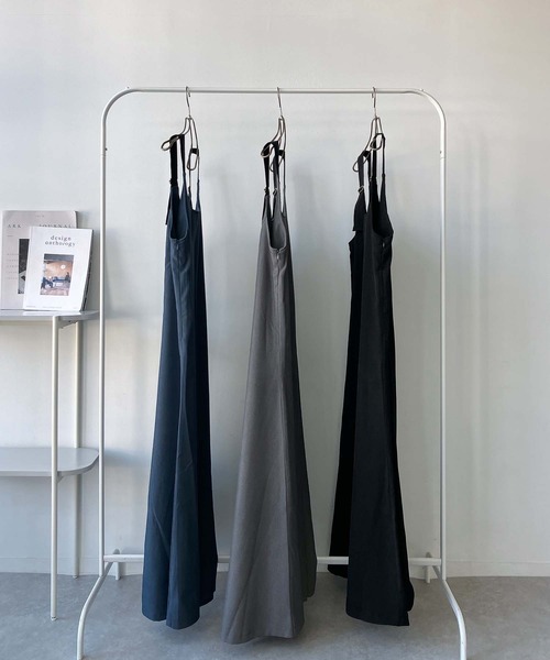 AS KNOW AS plus（アズノゥアズプラス）の「○スラリ ジャンパースカート（ジャンパースカート・レディース・グレイッシュベージュ/ブルー/ブラック/サックスブルー/ブラック系/ブルー系/アイボリー系/グレー系/カーキ系/チャコールグレー・FREE）」の13枚目の写真