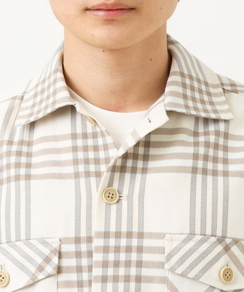 a.v.v（アーヴェヴェ）の「チェック柄CPOワイドジャケット（カバーオール・メンズ・ブルー/ベージュ・46/48/50）」の13枚目の写真