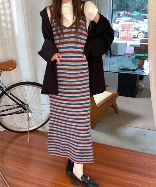 Vipoa（ヴィポア）の「マルチストライプニットキャミワンピース（ワンピース・レディース・パープル/ブルー・FREE）」の21枚目の写真