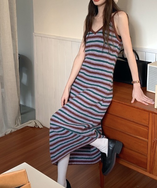 Vipoa（ヴィポア）の「マルチストライプニットキャミワンピース（ワンピース・レディース・パープル/ブルー・FREE）」の16枚目の写真