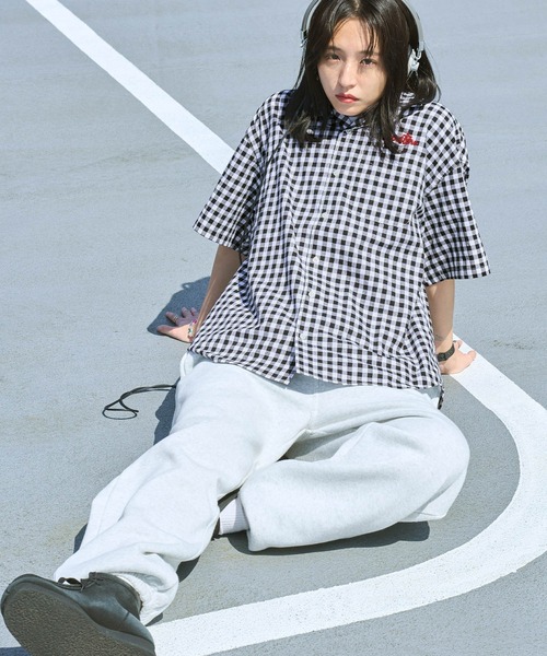 SPOC STORE（スポックストア）の「【SPOC STORE】ロゴ刺繍 ヴィンテージライクチェック オープンカラービッグ半袖シャツ（シャツ/ブラウス・メンズ・ブラック系1/ピンク系/イエロー系/ブラック系2/ネイビー系・M/L）」の6枚目の写真