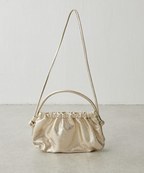 arron（アローン）の「メタリックレザーショルダーバッグ/ARRON（ショルダーバッグ・レディース・シルバー・FREE）」の19枚目の写真