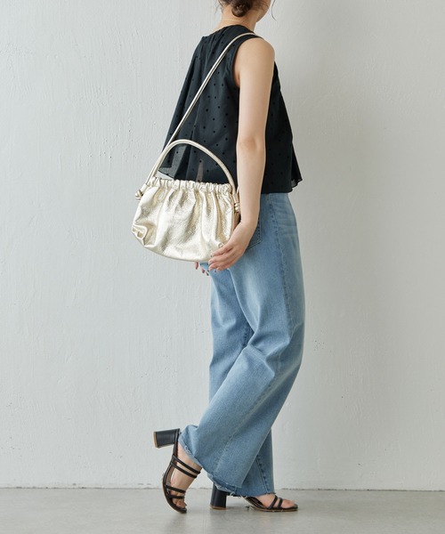 arron（アローン）の「メタリックレザーショルダーバッグ/ARRON（ショルダーバッグ・レディース・シルバー・FREE）」の12枚目の写真