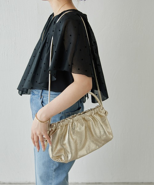 arron（アローン）の「メタリックレザーショルダーバッグ/ARRON（ショルダーバッグ・レディース・シルバー・FREE）」の11枚目の写真