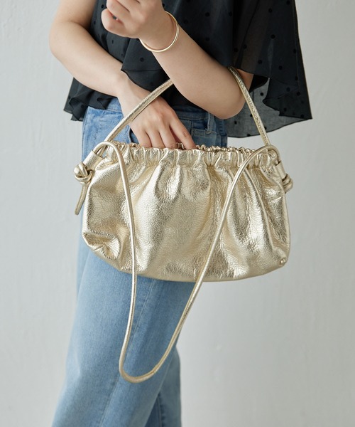 arron（アローン）の「メタリックレザーショルダーバッグ/ARRON（ショルダーバッグ・レディース・シルバー・FREE）」の9枚目の写真