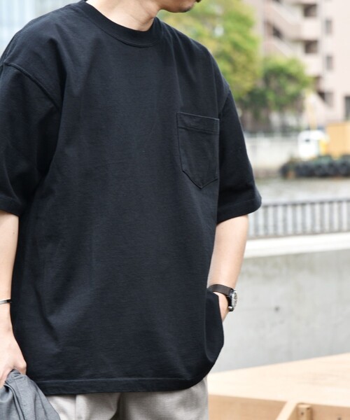 SHIPS any(シップス エニィ)の「SHIPS any: "COTTON USA" ヘビーウェイト クルーネック ポケット Tシャツ(Tシャツ/カットソー・メンズ・ブラック/ライトカーキ/ホワイト/コバルトブルー/バイオレット・LARGE/SMALL/X-LARGE/MEDIUM)」の3枚目の写真
