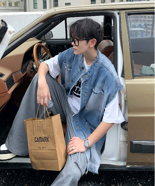 neos（ネオス）の「【neos -addictive design-】ビッグシルエット グラデーション ダメージ デニム ベスト（ベスト・メンズ・ブラック/ブルー・MEDIUM/LARGE/X-LARGE）」の13枚目の写真