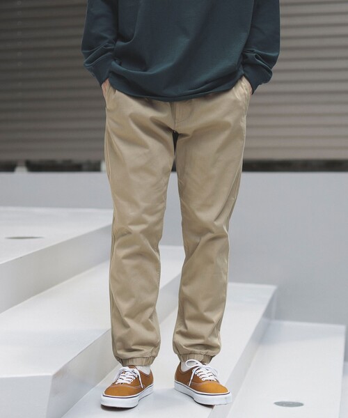 B:MING by BEAMS（ビーミングバイビームス）の「B:MING by BEAMS / ストレッチチノクロス ジョガー パンツ（チノパンツ・メンズ・ブラック/オリーブ/ベージュ・SMALL/MEDIUM/LARGE/X-LARGE）」の11枚目の写真
