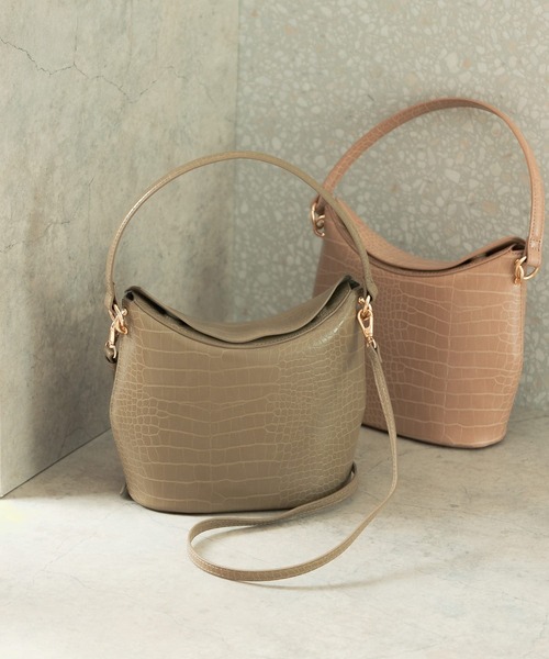 URBAN RESEARCH ROSSO WOMEN（アーバンリサーチ　ロッソ）の「クロコワンハンドルバッグ（ハンドバッグ・レディース・ベージュ/グレー系その他・-）」の5枚目の写真