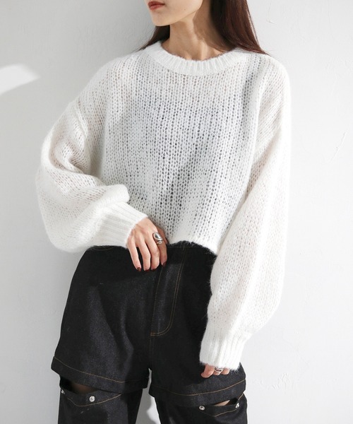 cheriella（シェリエラ）の「【cheriella】WEB限定モヘアライクショートニット WEB LIMITED MOHAIR-LIKE SHORT KNIT（ニット/セーター・レディース・ブラック/ホワイト/ピンク/ブルー/チャコールグレー・M）」の2枚目の写真