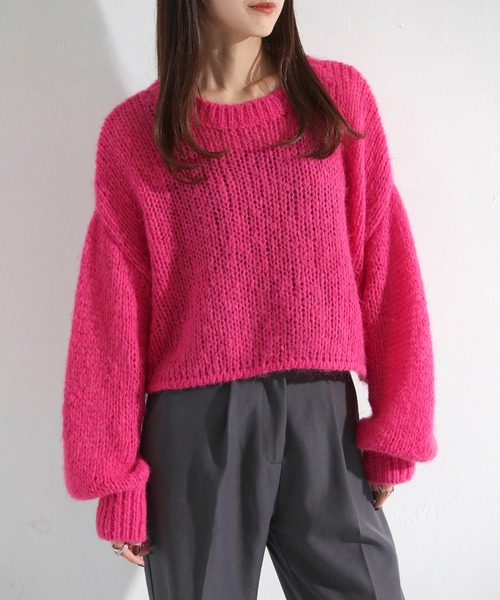 cheriella（シェリエラ）の「【cheriella】WEB限定モヘアライクショートニット WEB LIMITED MOHAIR-LIKE SHORT KNIT（ニット/セーター・レディース・ブラック/ホワイト/ピンク/ブルー/チャコールグレー・M）」の5枚目の写真