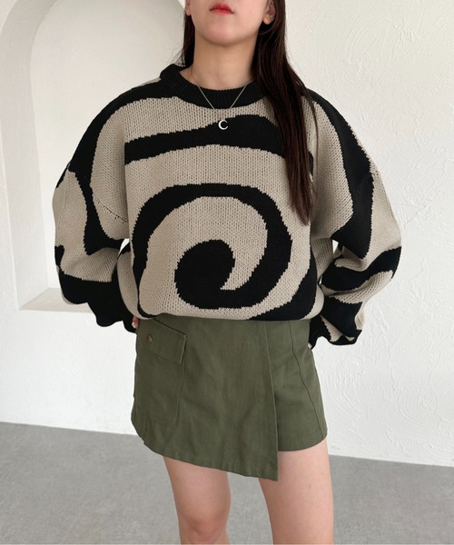 apres jour mignon(アプレジュールミニョン)の「うずまき柄ニット【ZOZOTOWN限定アイテム】(ニット/セーター・レディース・グレー/ベージュ・X-LARGE/フリー)」の9枚目の写真
