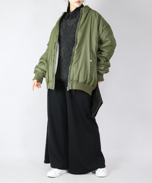 and it_(アンドイット)の「暖かミリタリーオーバーサイズブルゾンMA-1(MA-1・レディース・カーキ/ブラック・FREE)」の7枚目の写真