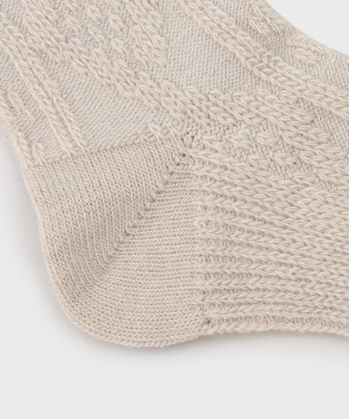 TAKEO KIKUCHI（タケオキクチ）の「◆ケーブル柄ソックス（ソックス/靴下・メンズ・ボルドー/キャメル/ライトベージュ・00）」の6枚目の写真