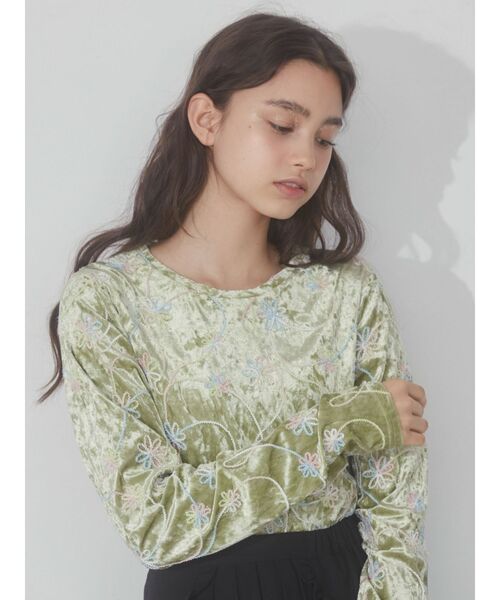 merry jenny(メリージェニー)の「ベロアflower embroidery tops(Tシャツ/カットソー・レディース・オフホワイト・FREE)」の8枚目の写真