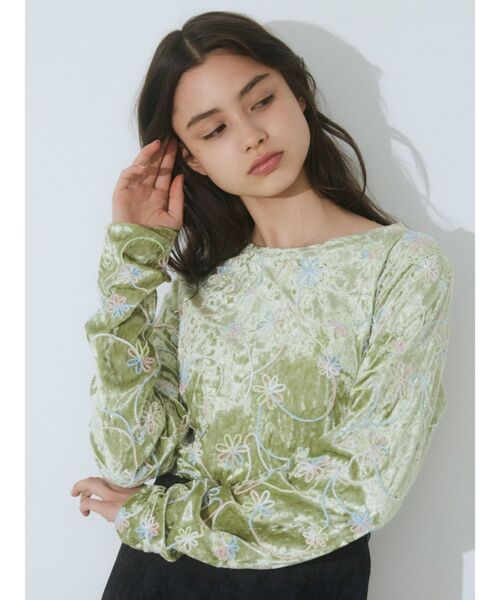 merry jenny(メリージェニー)の「ベロアflower embroidery tops(Tシャツ/カットソー・レディース・オフホワイト・FREE)」の11枚目の写真