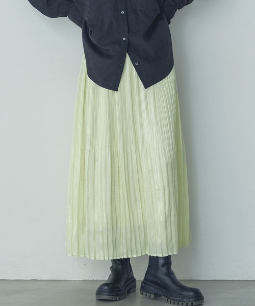 hunch（ハンチ）の「サテンランダムプリーツスカート（スカート・レディース・ライトイエロー/ブルー/ライトベージュ/ライトブルー/ブラック/ライトグリーン/チャコール/オフホワイト・FREE）」の8枚目の写真