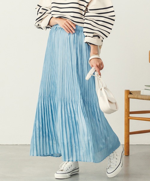 hunch（ハンチ）の「サテンランダムプリーツスカート（スカート・レディース・ライトイエロー/ブルー/ライトベージュ/ライトブルー/ブラック/ライトグリーン/チャコール/オフホワイト・FREE）」の6枚目の写真