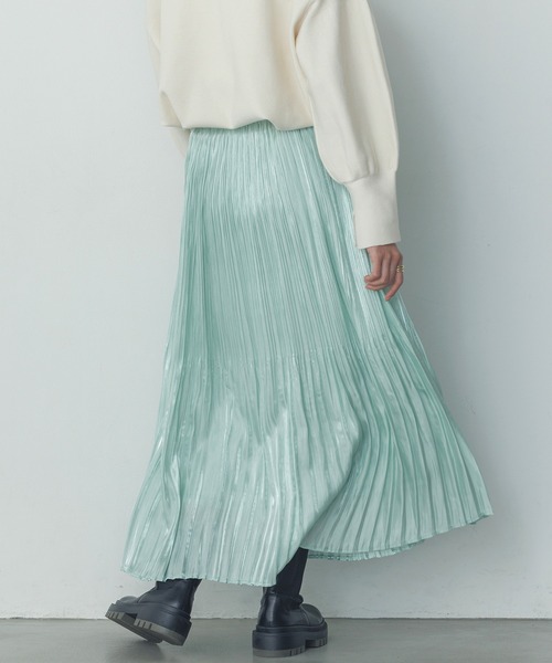 hunch（ハンチ）の「サテンランダムプリーツスカート（スカート・レディース・ライトイエロー/ブルー/ライトベージュ/ライトブルー/ブラック/ライトグリーン/チャコール/オフホワイト・FREE）」の12枚目の写真