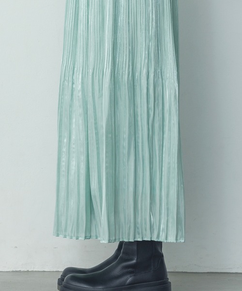 hunch（ハンチ）の「サテンランダムプリーツスカート（スカート・レディース・ライトイエロー/ブルー/ライトベージュ/ライトブルー/ブラック/ライトグリーン/チャコール/オフホワイト・FREE）」の14枚目の写真