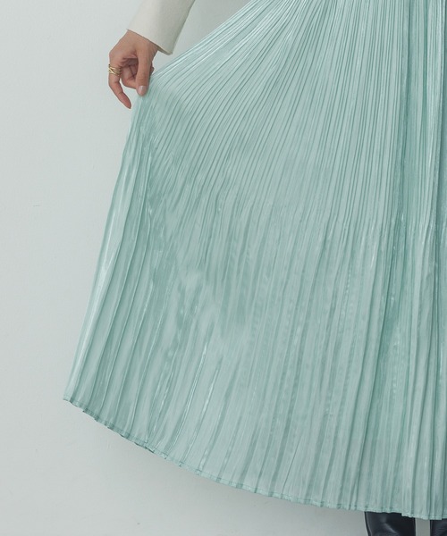 hunch（ハンチ）の「サテンランダムプリーツスカート（スカート・レディース・ライトイエロー/ブルー/ライトベージュ/ライトブルー/ブラック/ライトグリーン/チャコール/オフホワイト・FREE）」の15枚目の写真
