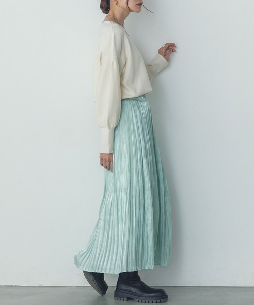 hunch（ハンチ）の「サテンランダムプリーツスカート（スカート・レディース・ライトイエロー/ブルー/ライトベージュ/ライトブルー/ブラック/ライトグリーン/チャコール/オフホワイト・FREE）」の17枚目の写真