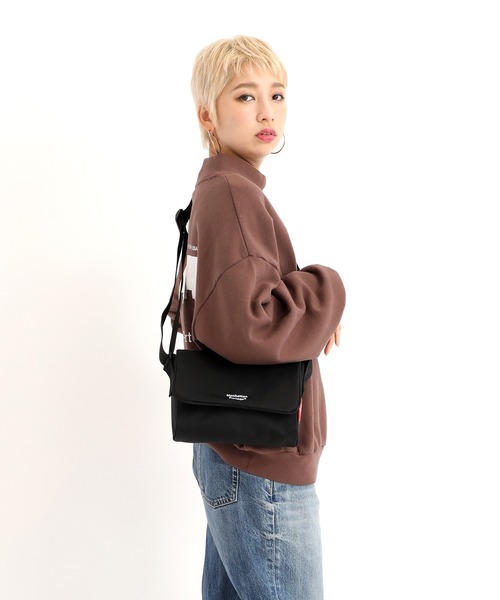 Manhattan Portage(マンハッタンポーテージ)の「Whitehall Shoulder Matte Twill(ショルダーバッグ・メンズ・ブラック・X-SMALL)」の1枚目の写真