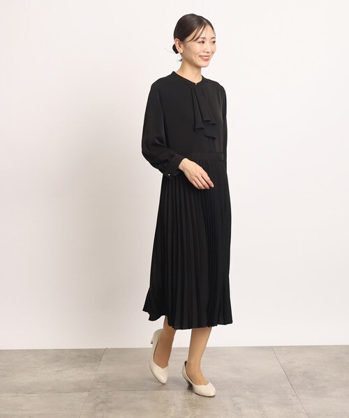 grove(グローブ)の「◆ふんわりと広がる上品なラッフルタイプリーツワンピース(ワンピース・レディース・ネイビー/ブラック・04/05/01/03/02)」の4枚目の写真
