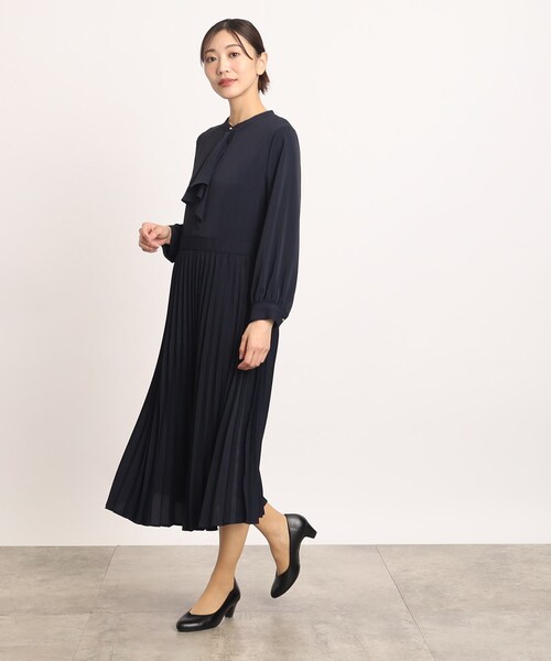 grove(グローブ)の「◆ふんわりと広がる上品なラッフルタイプリーツワンピース(ワンピース・レディース・ネイビー/ブラック・04/05/01/03/02)」の7枚目の写真