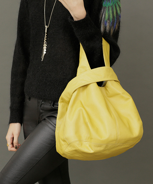 PAPILLONNER(パピヨネ)の「USAGI BAG(トートバッグ・レディース・ブラック/マスタード/アイボリー/ラベンダー/エメラルド/ピンクベージュ/ボルドー/モカ/ネイビー/サーモンピンク/レッド・FREE)」の7枚目の写真