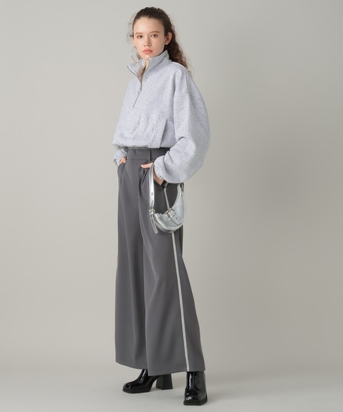 FOREVER 21(フォーエバー トゥエンティーワン)の「ハーフジップ裏毛プルオーバー(スウェット・レディース・グレー/ブラック・SMALL/MEDIUM)」の4枚目の写真