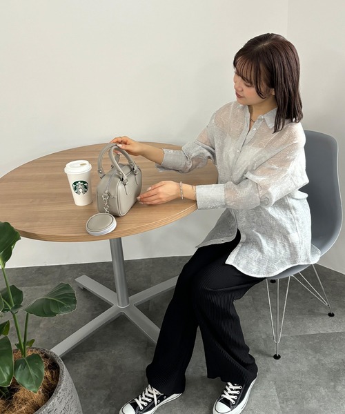 ISOOK(アイスー)の「【ISOOK / アイスー】ポーチ付き2WAYショルダーバッグ / ハンドバッグ ポーチセット キレイめ 結婚式 入学式 卒業式 スクエアバッグ スマホも入る 大容量 ミニ ZOZOTOWN限定(ショルダーバッグ・レディース・ピンク/グレー/ブラック・FREE)」の21枚目の写真