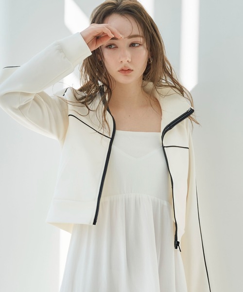 archives(アルシーヴ)の「ボリュームティアードバックシャンキャミワンピース(ワンピース・レディース・ブラック/オフホワイト/グリーン・MEDIUM)」の6枚目の写真