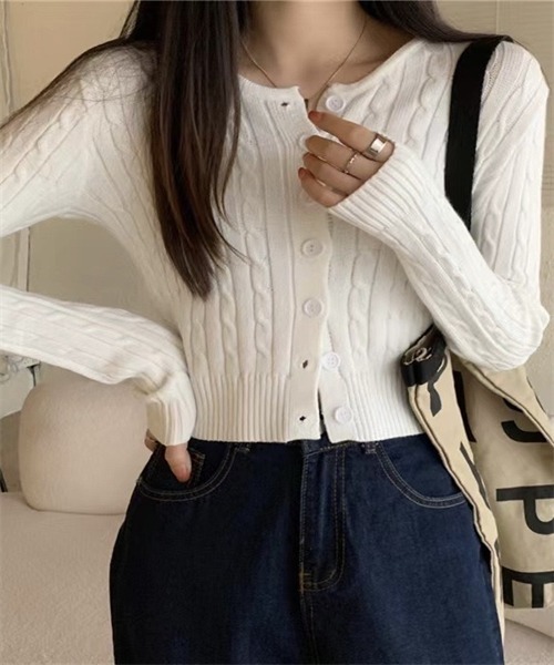 FREE STYLISTS(フリー スタイリスト)の「ケーブル編みニットカーディガン(カーディガン/ボレロ・レディース・ブラック/ブルー/パープル/ホワイト/ピンク/グリーン・FREE)」の17枚目の写真