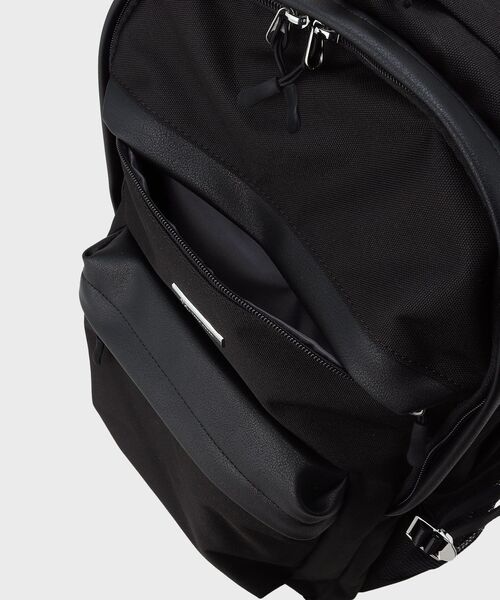 tk.TAKEO KIKUCHI（ティーケータケオキクチ）の「◆カジュアルバックパック（バックパック/リュック・メンズ・チャコールグレー/ブラック/ブラック系・00）」の20枚目の写真