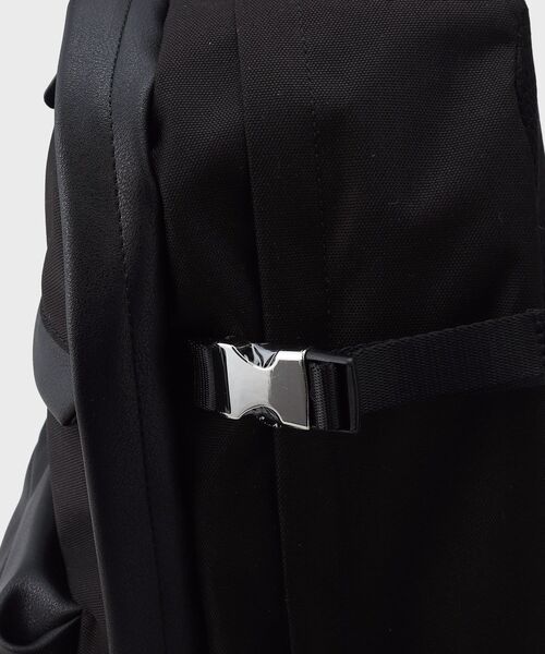 tk.TAKEO KIKUCHI（ティーケータケオキクチ）の「◆カジュアルバックパック（バックパック/リュック・メンズ・チャコールグレー/ブラック/ブラック系・00）」の18枚目の写真