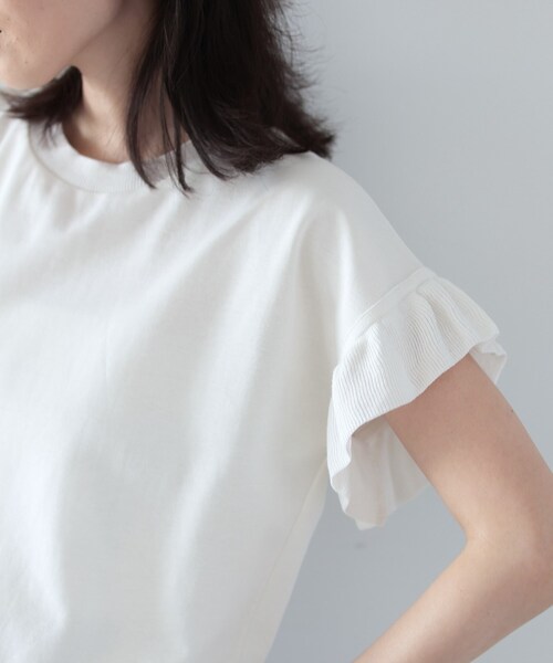 GALLEST(ギャレスト)の「◆フリルニットスリーブトップス(Tシャツ/カットソー・レディース・ホワイト系/ブラック・38)」の5枚目の写真
