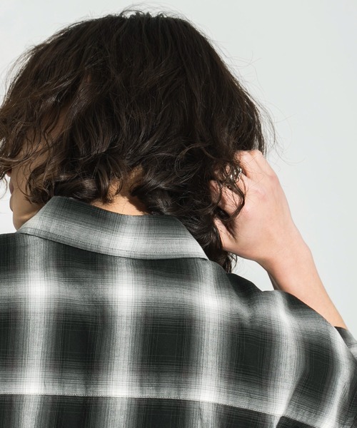 WEGO（ウィゴー）の「WEGO/オンブレチェックシャツ（シャツ/ブラウス・メンズ・ブラック系その他2/ホワイト系その他2/ブルー系その他2/オレンジ系その他3・SMALL/MEDIUM/LARGE）」の9枚目の写真