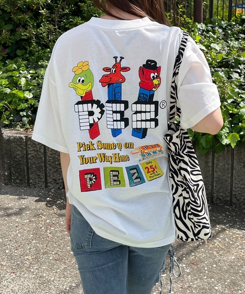 GLAMOROUS JANE(グラマラスジェーン)の「バックプリントPEZビッグTシャツ(Tシャツ/カットソー・レディース・チャコールグレー/オフホワイト/ブラック・FREE)」の2枚目の写真