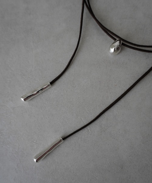 Lynn.（リン）の「long  tie（ネックレス・レディース・シルバー・FREE）」の5枚目の写真