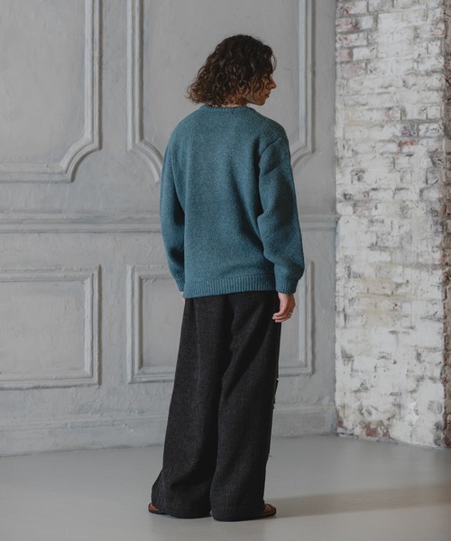 CASPER JOHN（キャスパージョン）の「Wool mix V-neck knit/ウールミックスVネックニット（その他トップス・メンズ・グレー/オリーブ/ブラウン/ホワイト/レッド/ブルー・MEDIUM/SMALL/X-SMALL/LARGE）」の11枚目の写真